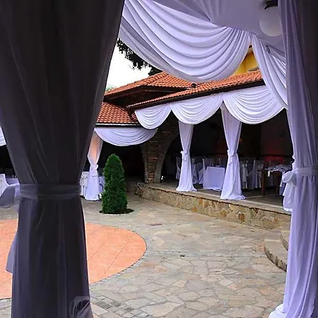 Center Hotel Aprilci